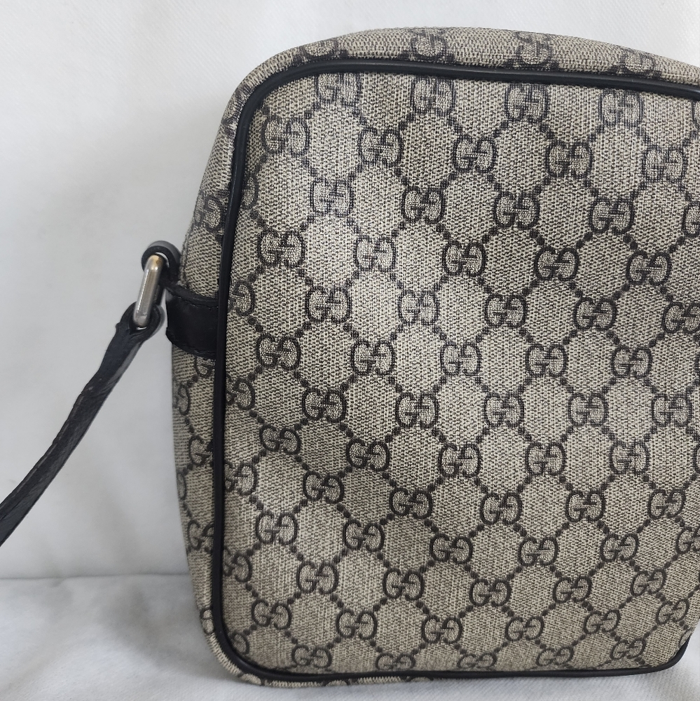 ✨️GUCCI GG Supreme Front Zip Messenger Bag - Picture 6 of 16
